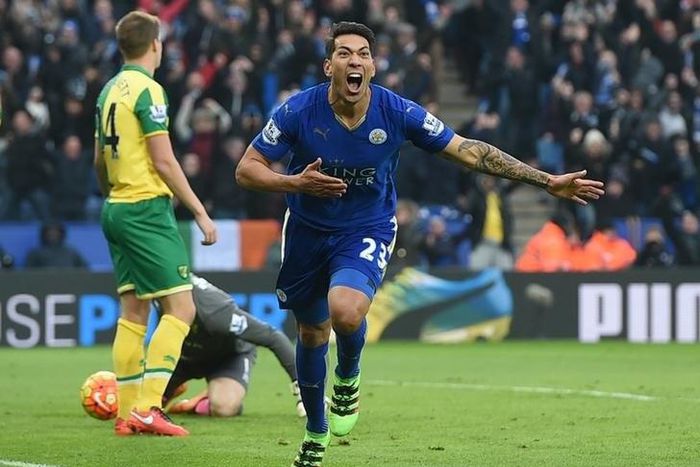 Football Soccer - Leicester City v Norwich City - Barclays Premier League - King Power Stadium - 27/2/16 Leonardo Ulloa celebrates after scoring the first goal for Leicester City Action Images via Reuters / Alan Walter Livepic