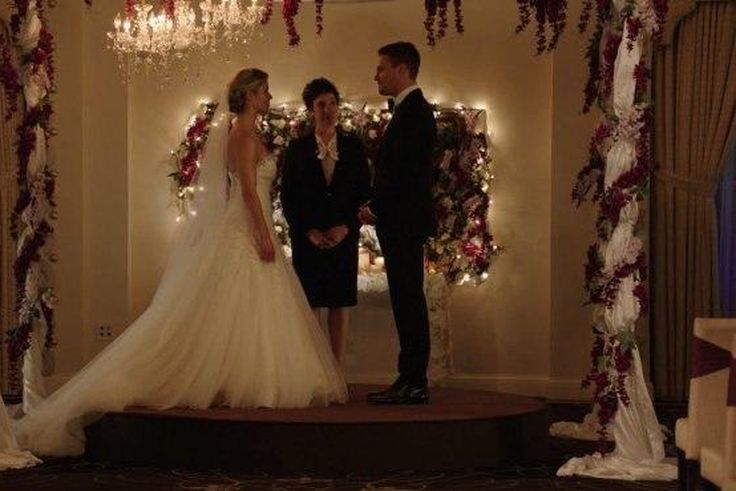 First look at Oliver and Felicity's wedding