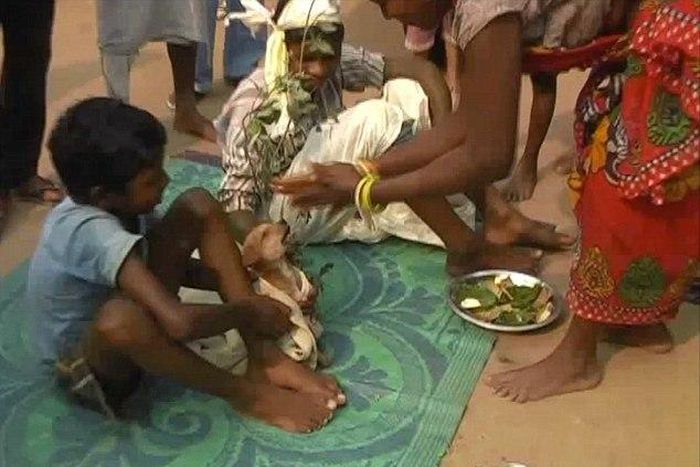 The little boy identified as Mukesh Kerayi from Jharkhand, India,  had grown a tooth in the upper part of his mouth which is considered as bad luck by his people according to their traditional beliefs
