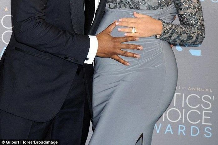 Ne-Yo and fiance Chrystal Renay at Critic's Choice Awards