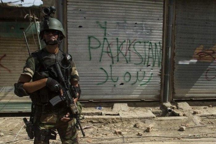Bomb kills five soldiers in western Pakistan