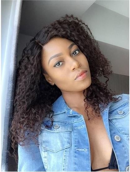 Yvonne Nelson takes a selfie while on vacation in USA