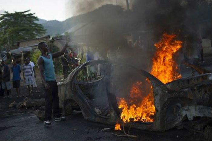 UN diplomats urge Burundi dialogue as rebels raise stakes