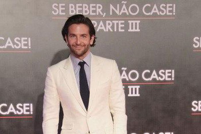 Bradley Cooper wearing twill chinos