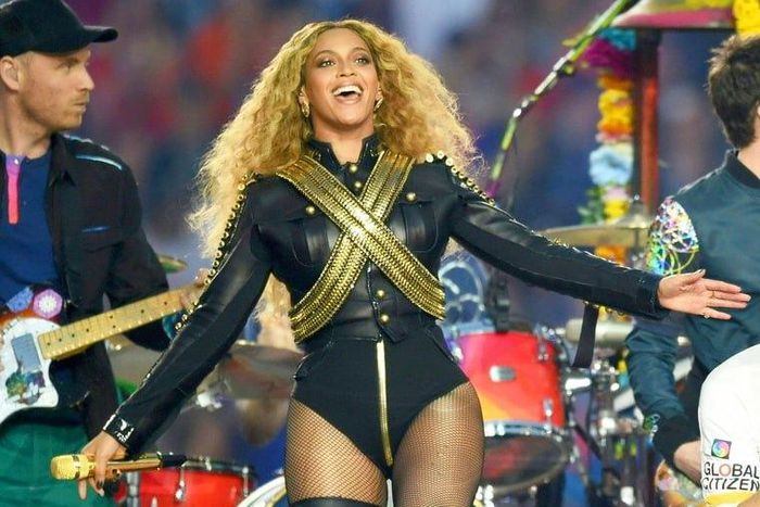 Beyonce perform during Super Bowl 50