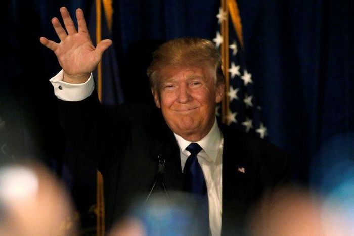 Trump shows his U.S. presidential bid is no mere publicity stunt
