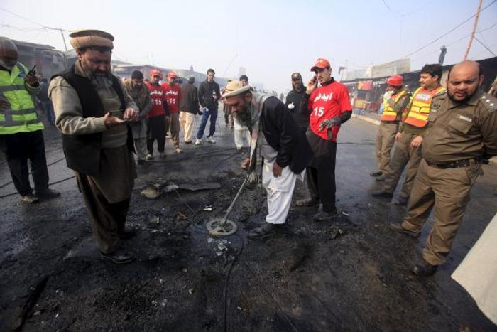 Suicide bomber kills at least 10 in northwest Pakistan