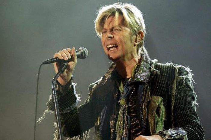In death, David Bowie's new 'Blackstar' album heads to Number 1 in UK