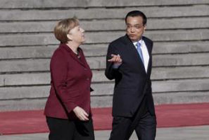 China's Li says Syria needs political solution, worried by refugee crisis