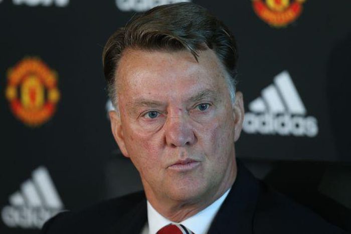 Van Gaal urges caution as Man Utd close in on top four