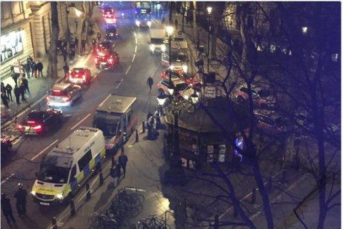 Man arrested for holding a woman at knifepoint