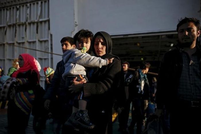 Greece carries out first relocation of refugees, to Luxembourg