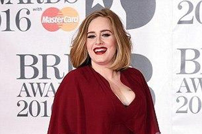 Adele at 2016 Brit Awards red carpet