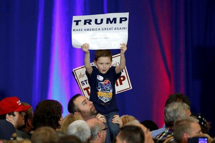 Trump wins decisively in South Carolina, Clinton clinches Nevada