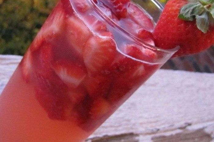 ___4716940___https:______static.pulse.com.gh___webservice___escenic___binary___4716940___2016___2___22___19___pretty+in+pink+Sangria