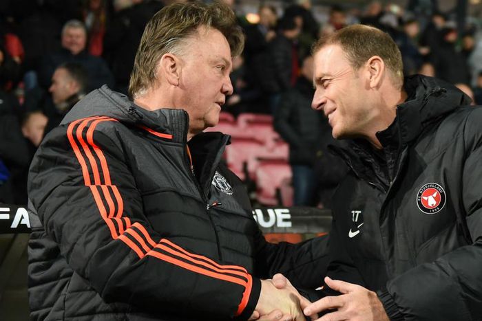 ___4726221___https:______static.pulse.com.gh___webservice___escenic___binary___4726221___2016___2___25___1___louis-van-gaal-jess-thorup-cropped_xhxbarvdxril1frutodx5qbhk_1