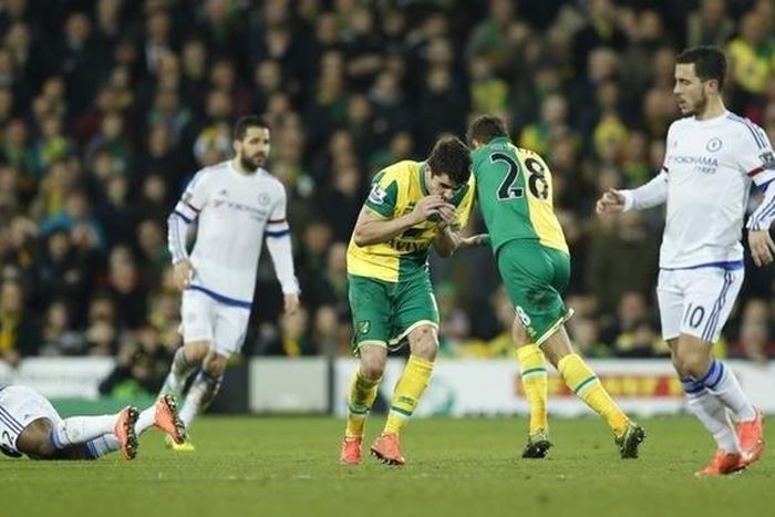 Norwich City's Robbie Brady after clashing heads with Gary O'Neil Action Images via Reuters / John Sibley Livepic