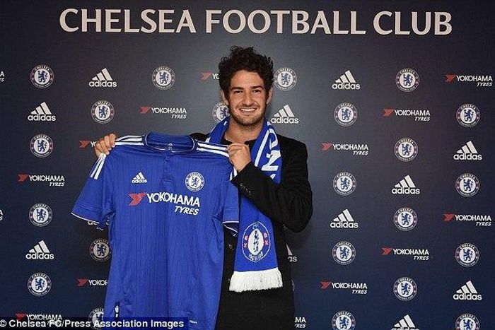 Alexandre Pato signs for Chelsea