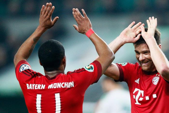 ___4300346___https:______static.pulse.com.gh___webservice___escenic___binary___4300346___2015___10___28___3___douglas-costa-xabi-alonso-cropped_kifuy6a4gq451at0kf5bdlqtd