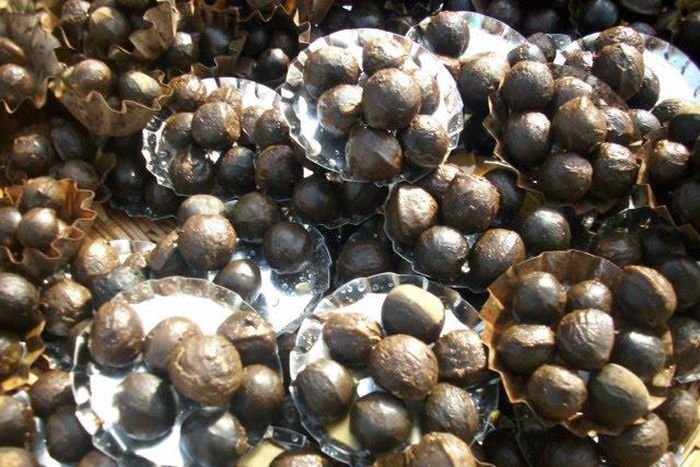 Walnuts impede the growth of cancer cells, and work against diabetes.