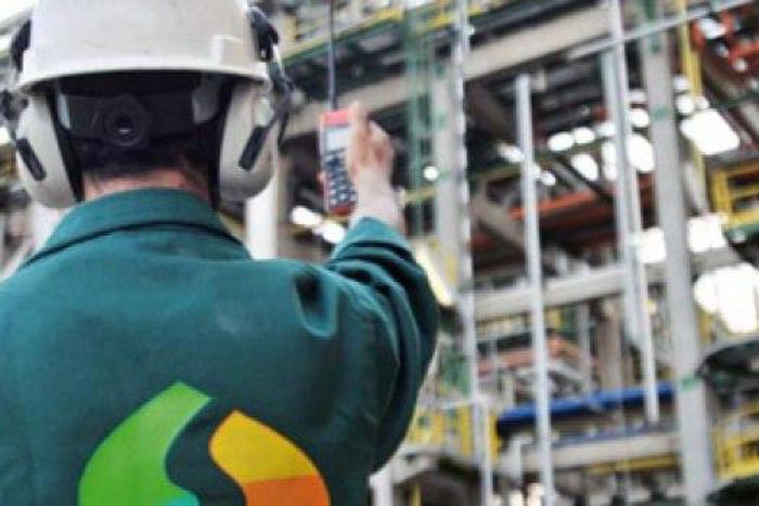 Moroccan oil refiner Samir gets backing for $1.04 bln capital increase