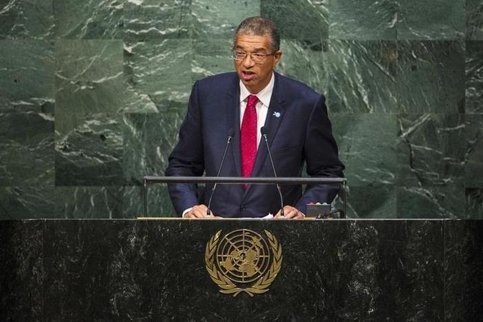 Benin's Prime Minister Lionel Zinsou addresses attendees during the 70th session of the United Nations General Assembly at the U.N. Headquarters in New York, September 30, 2015.  REUTERS/Eduardo Munoz