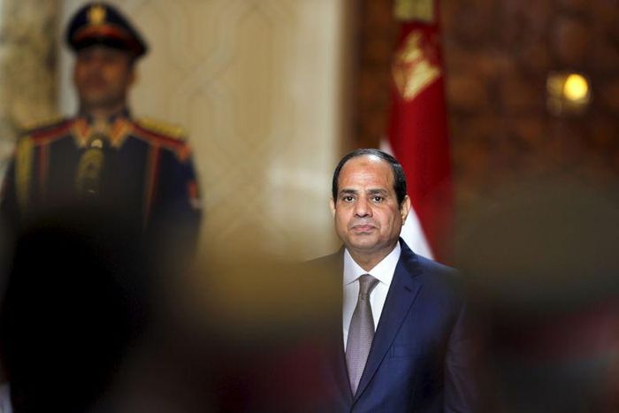 Egypt's President Abdel Fattah al-Sisi attends a ceremony to sign military contracts with French Prime Minister Manuel Valls (unseen) at the Ittihadiya presidential palace in Cairo, Egypt, October 10, 2015.   REUTERS/Amr Abdallah Dalsh