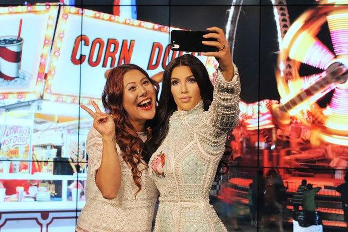First selfie wax figure in Kim K's likeness at Madam Tussauds'