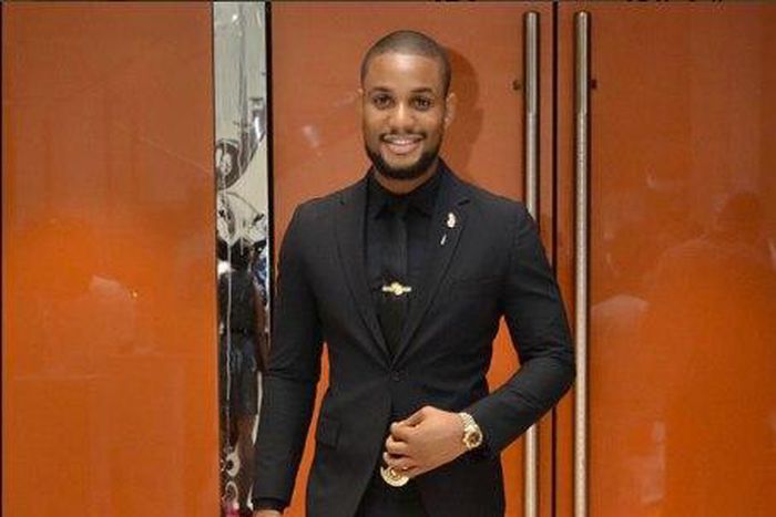 Alexx Ekubo looking dapper in all black