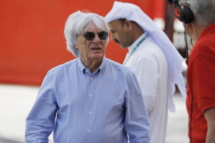 Formula One supremo Bernie Ecclestone arrives ahead of Bahrain's F1 Grand Prix at Bahrain International Circuit south of Manama, April 16, 2015.