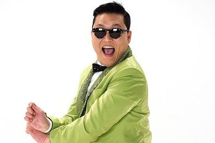 Psy "Gangnam Style" hits 2 billion views