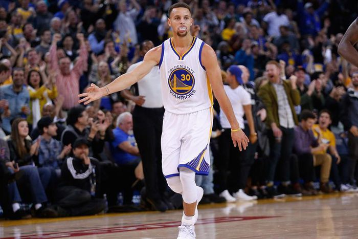 ___4506915___https:______static.pulse.com.gh___webservice___escenic___binary___4506915___2015___12___30___16___stephcurry-cropped_1cnh3m2f1yxn41s283ibkehfyz