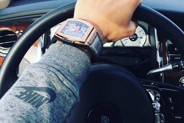 Mauro Icardi shows off his expensive wristwatchMauro Icardi