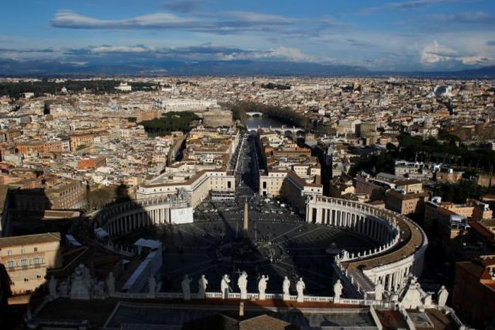 Vatican leaks trial postponed after defendant changes lawyer