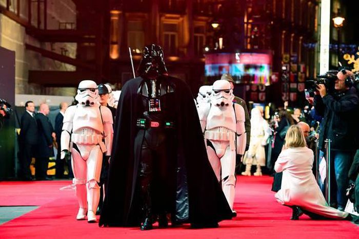 ___4473599___https:______static.pulse.com.gh___webservice___escenic___binary___4473599___2015___12___17___11___Star_Wars_Premiere067