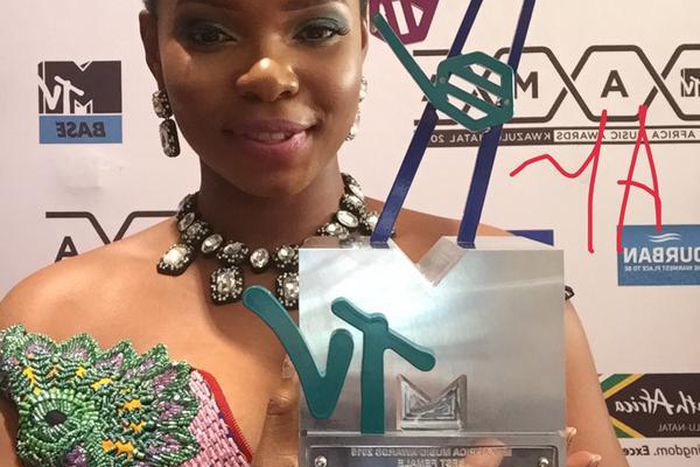 Yemi Alade: Winner, Best Female Artiste (MAMA 2015).