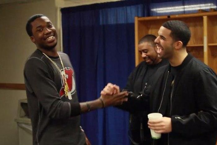 Drake took to his Instagram to announce that he's now at peace with Meek Mill in a picture with both rappers exchanging a handshake.