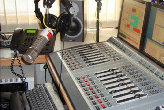 Radio presenter punished for playing Christmas song 24 times
