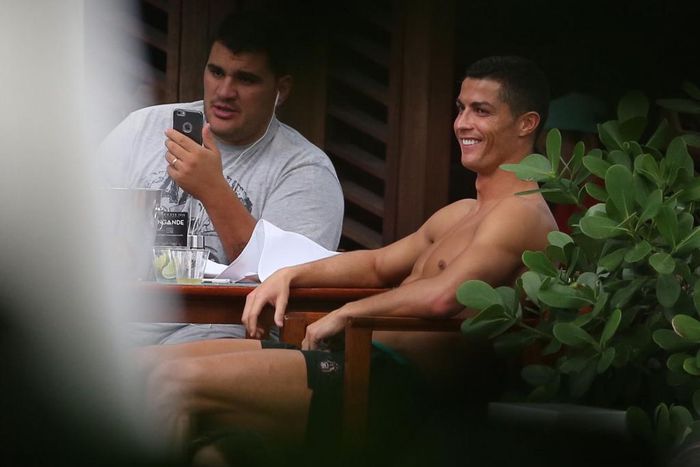 Cristiano Ronaldo relaxes poolside in Miami