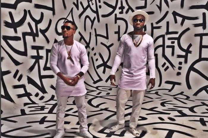 Oritsefemi and Harrysong on set of 'Sukus' video shoot.