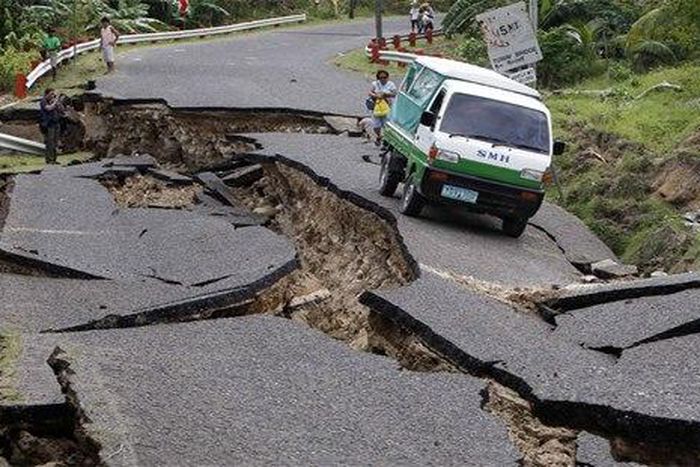 Magnitude 5.7 quake shakes Guatemala.