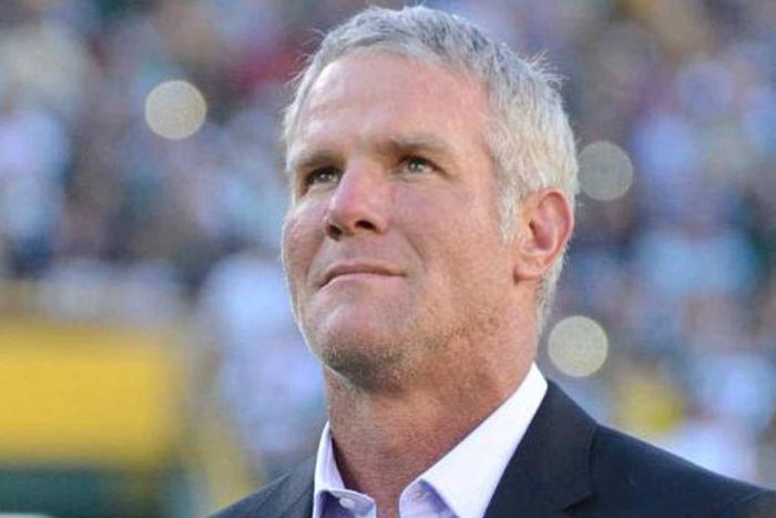 Brett Favre and Terrell Owens in Hall of Fame finalists