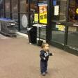 Watch toddler's stunning reaction to seeing automatic sliding doors for the first time