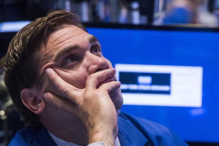 European shares fall from 3-month high, hit by Chinese weakness