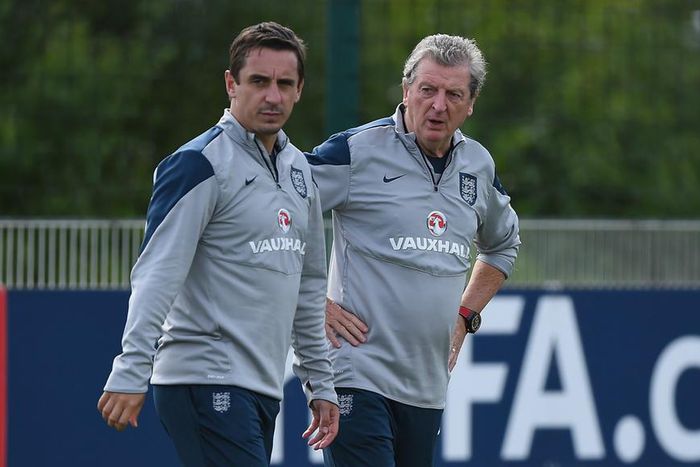 ___4418184___https:______static.pulse.com.gh___webservice___escenic___binary___4418184___2015___12___2___18___gary-neville-roy-hodgson-cropped_18pq5nd5zus581e06rquh9olcb_3