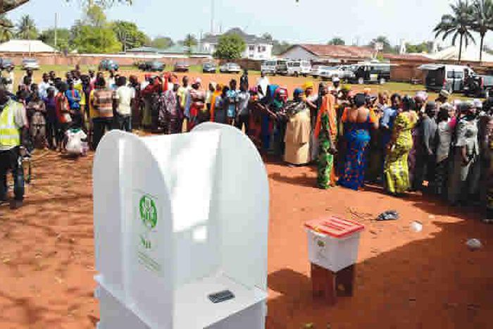 Voters queue to vote at Ejule Ala Ward Kogi East