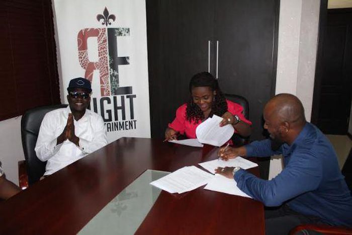 ___4370544___https:______static.pulse.com.gh___webservice___escenic___binary___4370544___2015___11___18___10___Right+Entertainment+signs+Blaqman