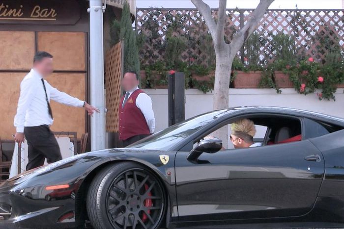 Homeless VS Rich people prank