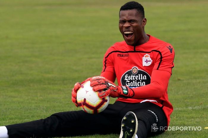 Francis Uzoho [Deportivo]