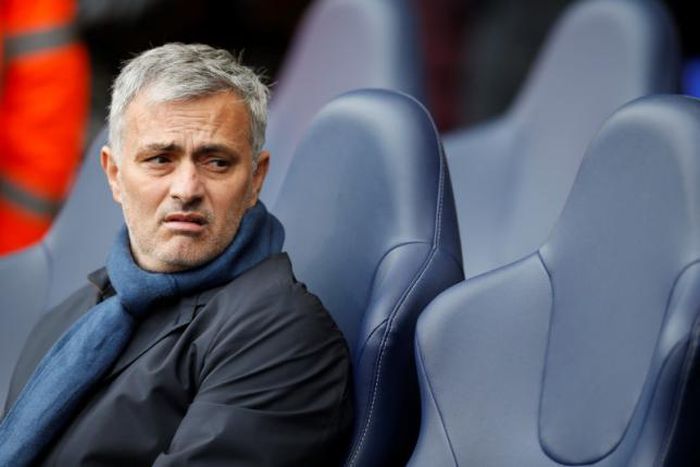 Mourinho proved right in title dog-fight